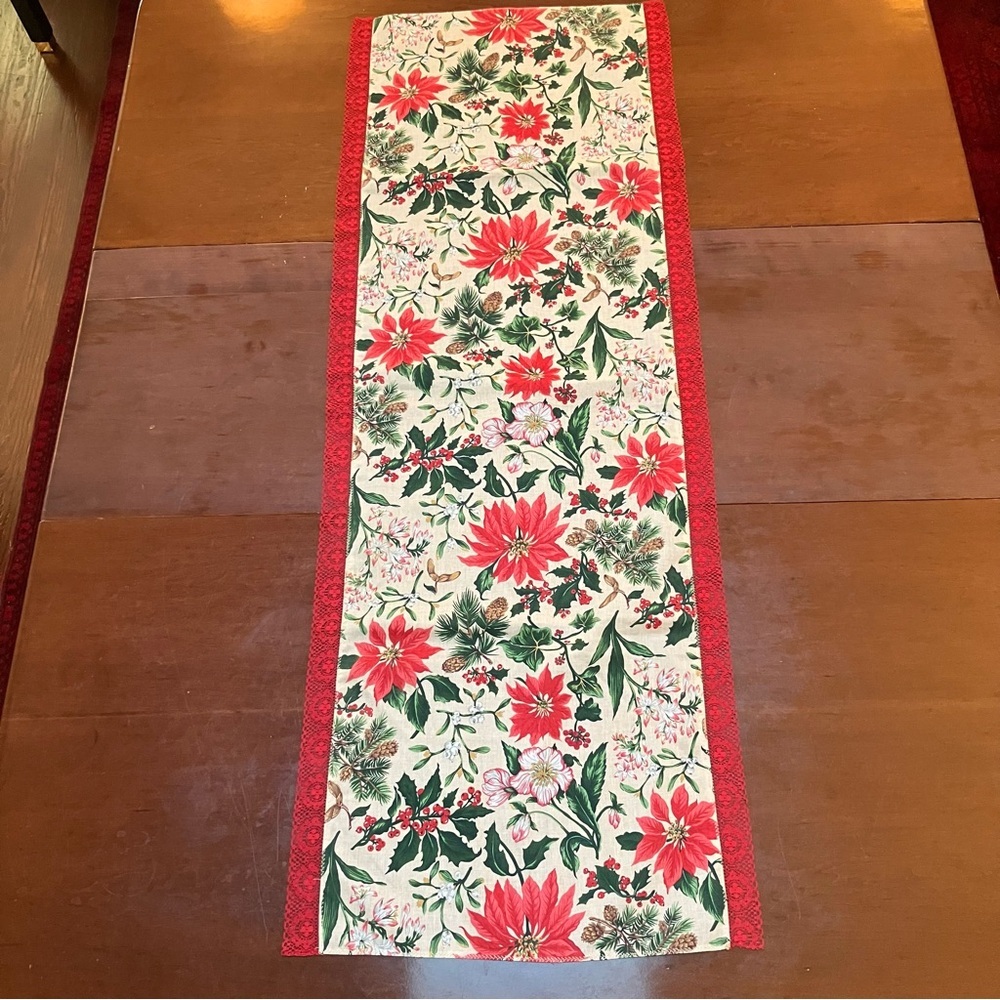 VTG Christmas Table Runner Lace Poinsettias Holiday Pinecone Red 17.5x 49in